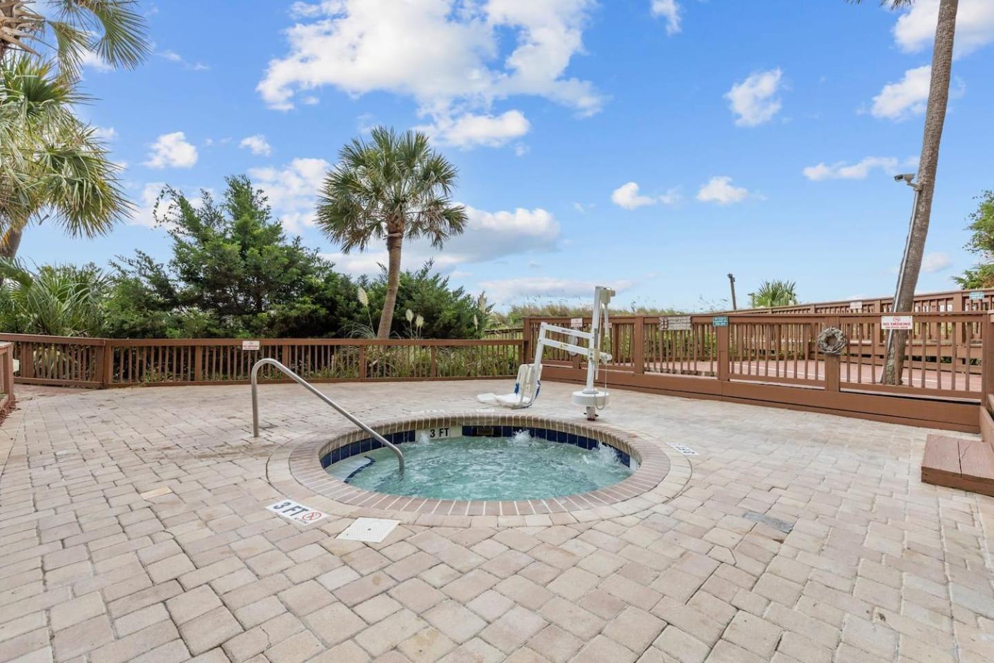 Luxury Ocean Front By Barefoot Landing Lejlighed Myrtle Beach Eksteriør billede
